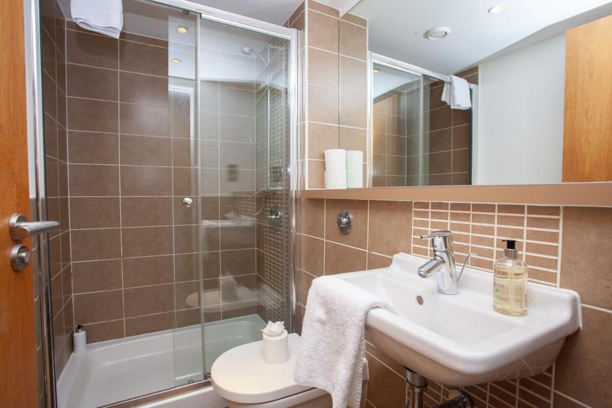 City Centre Apartment W Parking & Hyperoptic Wifi グラスゴー エクステリア 写真